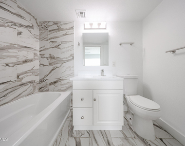 812 W 14th Street - Photo Thumbnail 35
