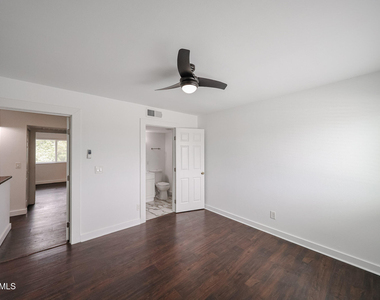 812 W 14th Street - Photo Thumbnail 31
