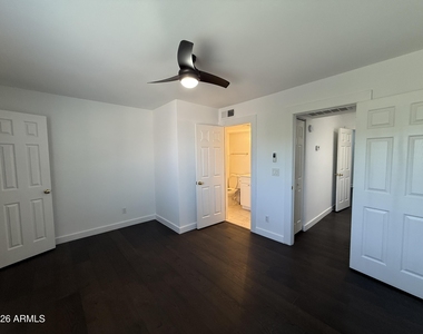 812 W 14th Street - Photo Thumbnail 23