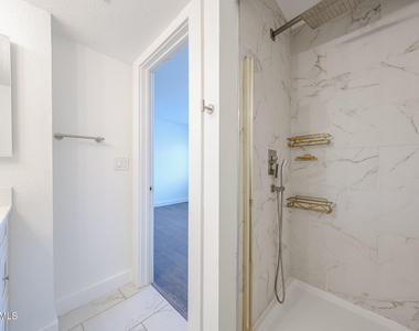 812 W 14th Street - Photo Thumbnail 42