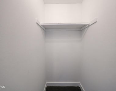 812 W 14th Street - Photo Thumbnail 40