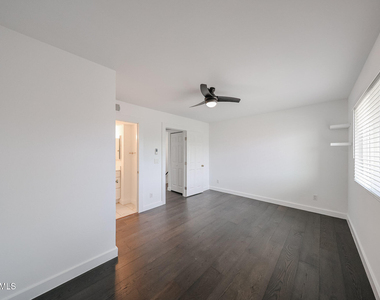 812 W 14th Street - Photo Thumbnail 38