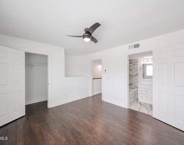 812 W 14th Street - Photo Thumbnail 30