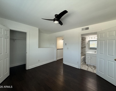 812 W 14th Street - Photo Thumbnail 16