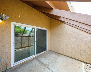 812 W 14th Street - Photo Thumbnail 47