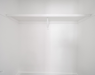 812 W 14th Street - Photo Thumbnail 32