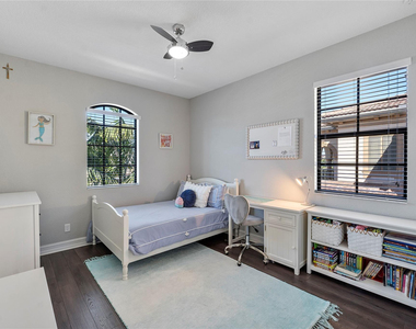 11036 Meridian Drive N - Photo Thumbnail 27