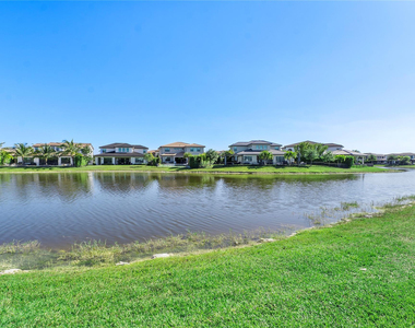 11036 Meridian Drive N - Photo Thumbnail 31