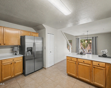 15550 N Frank Lloyd Wright Boulevard - Photo Thumbnail 10