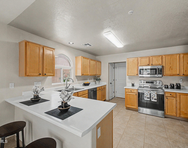 15550 N Frank Lloyd Wright Boulevard - Photo Thumbnail 9