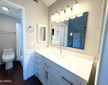1114 S Surfside Drive - Photo Thumbnail 14