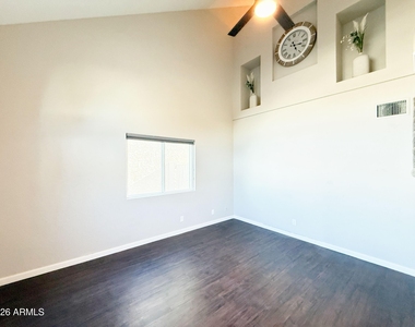 1114 S Surfside Drive - Photo Thumbnail 5