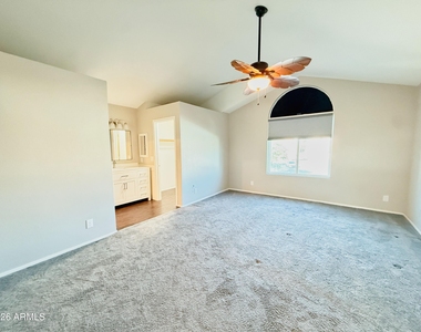 1114 S Surfside Drive - Photo Thumbnail 10