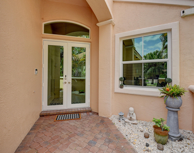 11182 Sea Grass Circle - Photo Thumbnail 2