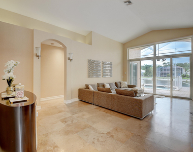 11182 Sea Grass Circle - Photo Thumbnail 4