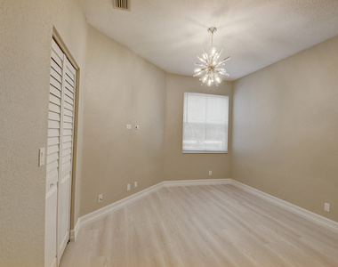 11182 Sea Grass Circle - Photo Thumbnail 14