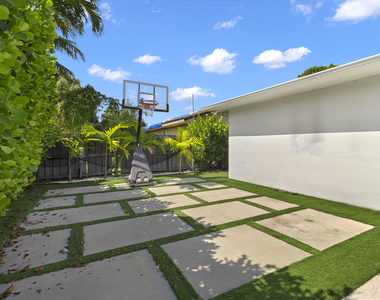 21303 Ne 18th Place - Photo Thumbnail 34