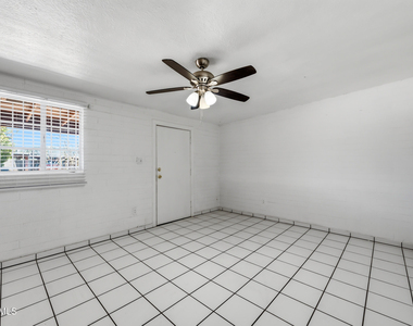 3905 W Almeria Road - Photo Thumbnail 2