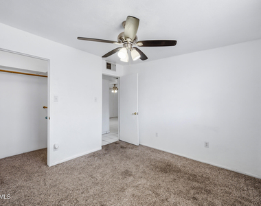 3905 W Almeria Road - Photo Thumbnail 9