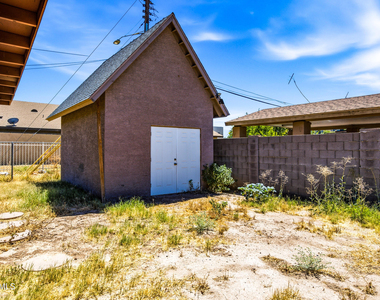 3905 W Almeria Road - Photo Thumbnail 17
