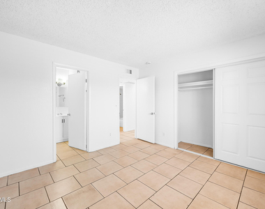 15601 N 27th Street - Photo Thumbnail 10