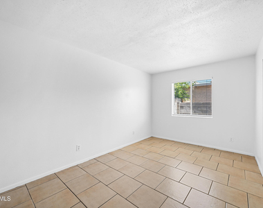 15601 N 27th Street - Photo Thumbnail 12