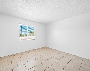 15601 N 27th Street - Photo Thumbnail 9