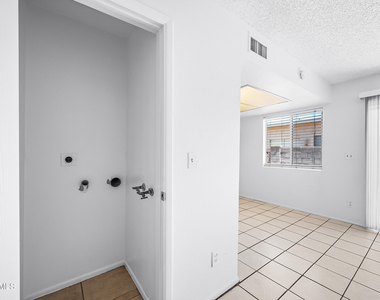 15601 N 27th Street - Photo Thumbnail 14