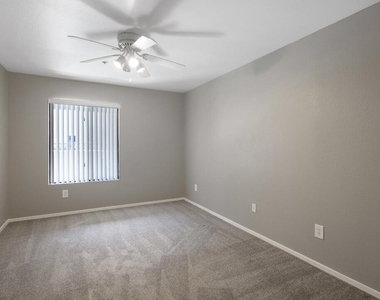 2025 E Campbell Avenue - Photo Thumbnail 7