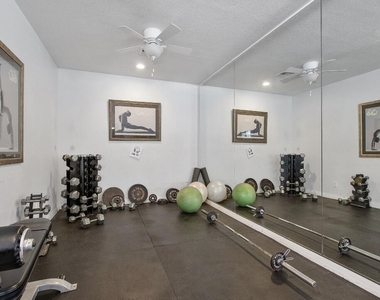 2025 E Campbell Avenue - Photo Thumbnail 19