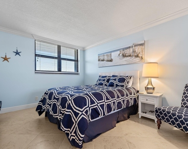 840 Ocean Drive - Photo Thumbnail 24