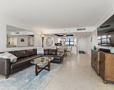 840 Ocean Drive - Photo Thumbnail 17