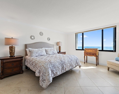840 Ocean Drive - Photo Thumbnail 18