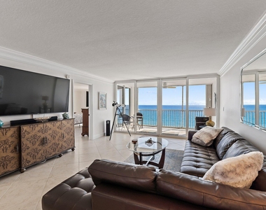 840 Ocean Drive - Photo Thumbnail 11