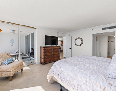 840 Ocean Drive - Photo Thumbnail 20