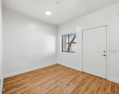 4608 W Maryland Avenue - Photo Thumbnail 2