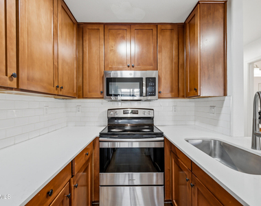 4608 W Maryland Avenue - Photo Thumbnail 7