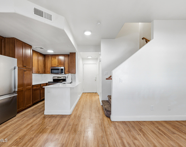4608 W Maryland Avenue - Photo Thumbnail 1