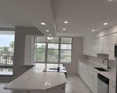 4280 Galt Ocean Drive - Photo Thumbnail 8