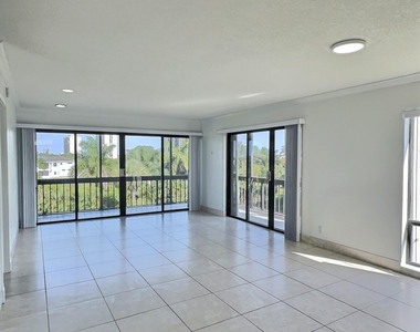 3050 Presidential Way - Photo Thumbnail 2