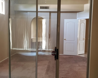 16402 N 39th Place - Photo Thumbnail 11