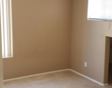 16402 N 39th Place - Photo Thumbnail 19