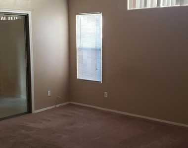 16402 N 39th Place - Photo Thumbnail 12