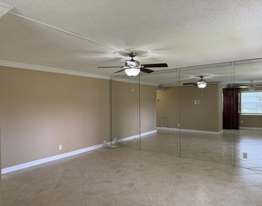 119 Burgundy C - Photo Thumbnail 7