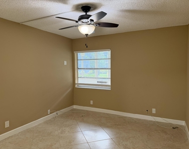 119 Burgundy C - Photo Thumbnail 18