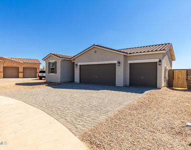 1275 E Jahns Drive - Photo Thumbnail 1