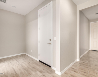 1275 E Jahns Drive - Photo Thumbnail 3