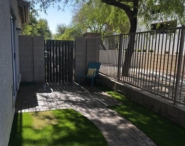 1731 E Elgin Street - Photo Thumbnail 36