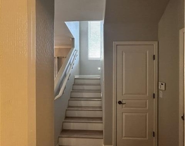 1731 E Elgin Street - Photo Thumbnail 14