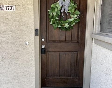 1731 E Elgin Street - Photo Thumbnail 2